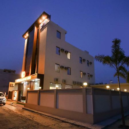 Hotel Grand Sparrow Inn Agra  Exterior photo